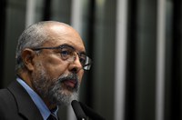 Paim anuncia tema do Jovem Senador 2026 sobre democracia em espaço virtual