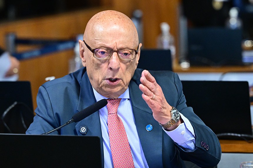 Em pronunciamento, à bancada, relator do PL 3220/2019, senador Esperidião Amin (PP-SC).