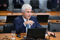 Avança projeto que isenta idoso de contribuir com conselho profissional