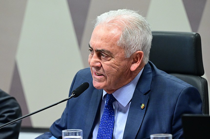 Mesa: 
presidente da CCJ, senador Otto Alencar (PSD-BA) - em pronunciamento.