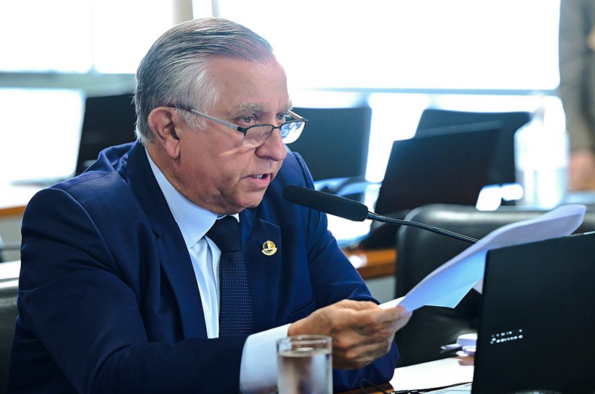 Em pronunciamento, à bancada, relator do PL 1.252/2023, senador Izalci Lucas (PL-DF).