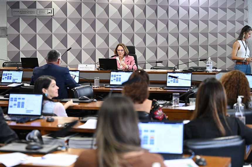 Bancada: 
senador Eduardo Girão (Novo-CE).