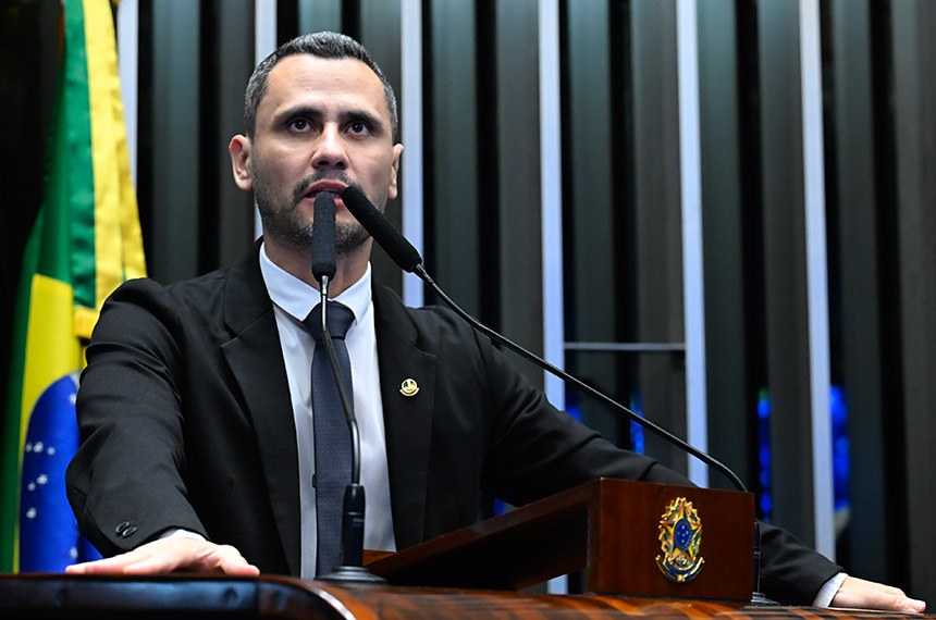 Em discurso, à tribuna, senador Cleitinho (Republicanos-MG).