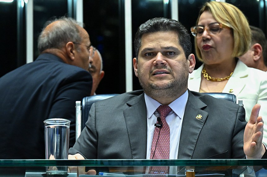 Mesa: 
presidente do Senado Federal, senador Davi Alcolumbre (União-AP); 
senadora Jussara Lima (PSD-PI).