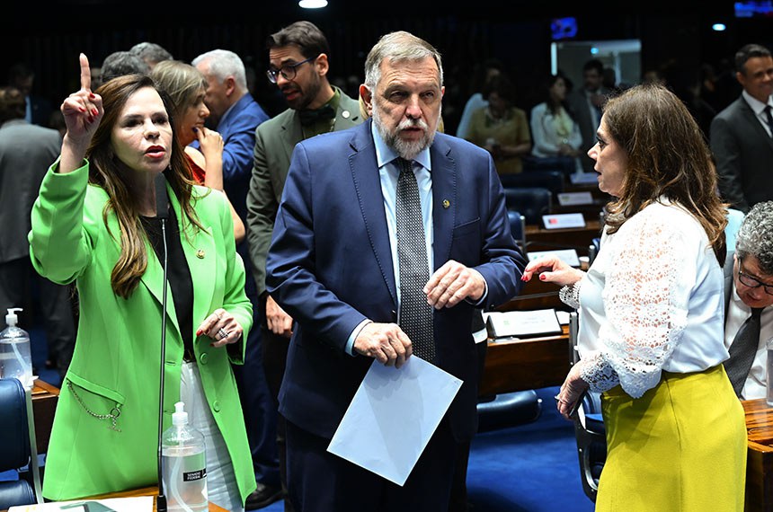 Participam:
senadora Professora Dorinha Seabra (União-TO); senador Flávio Arns (PSB-PR); 
deputada Soraya Santos (PL-RJ).