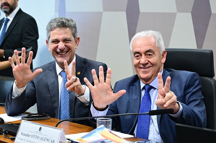 Mesa: 
senador Rogério Carvalho (PT-SE); 
presidente da CCJ, senador Otto Alencar (PSD-BA).