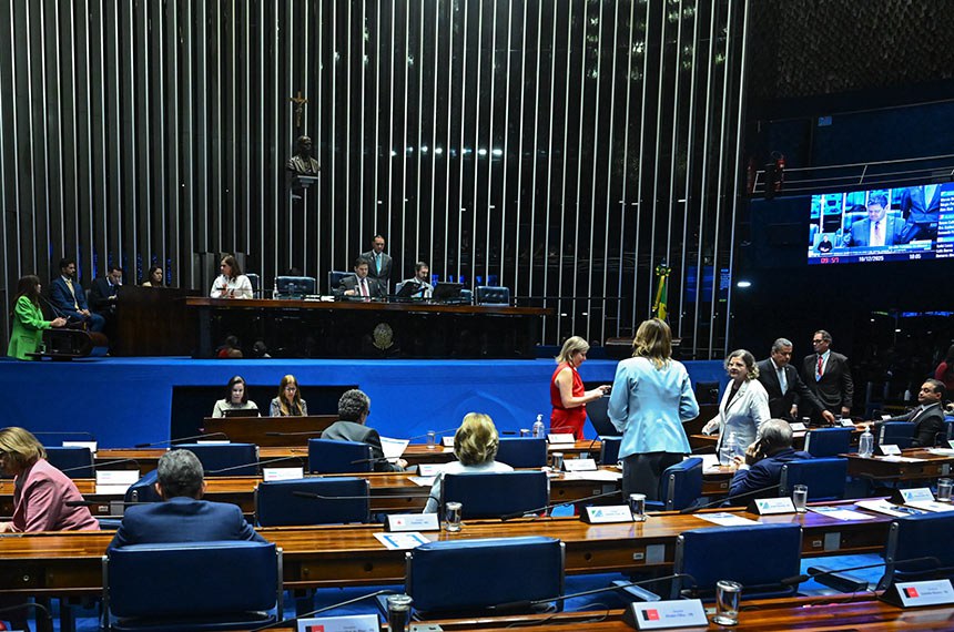 Senadora Professora Dorinha Seabra (União-TO) em discurso à tribuna.