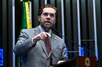 Plínio critica proposta de nova Lei de Impeachment