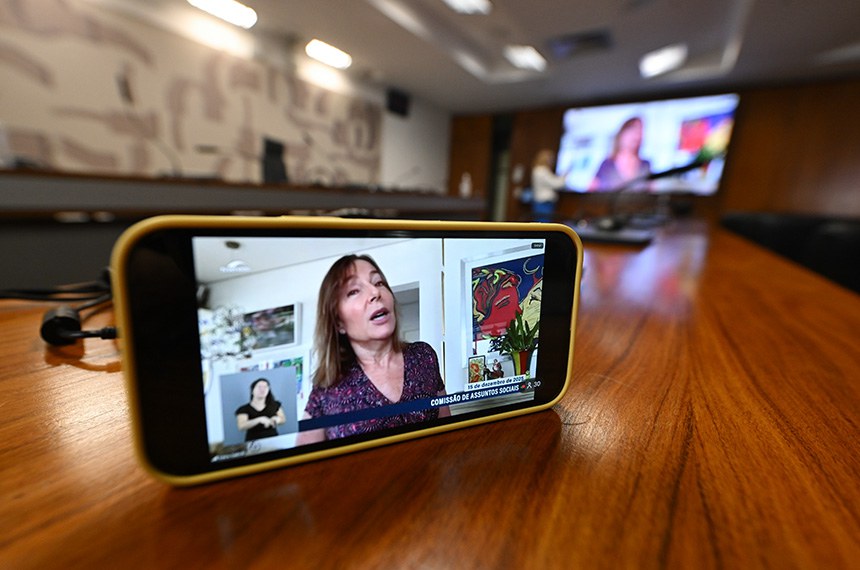 Conduz audiência pública da CAS de forma remota: senadora Mara Gabrilli (PSD-SP).