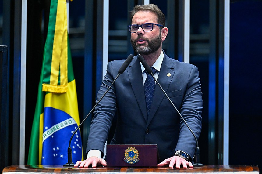 Em discurso, à tribuna, senador Jorge Seif (PL-SC).
