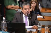 Adiada votação final de exame de proficiência para médicos