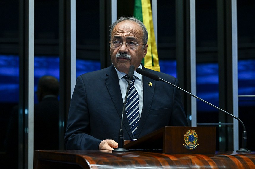 Em discurso, à tribuna, senador Chico Rodrigues (PSB-RR).