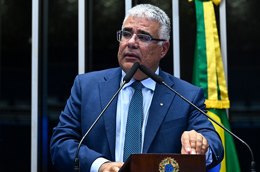 Em discurso, à tribuna, senador Eduardo Girão (Novo-CE).