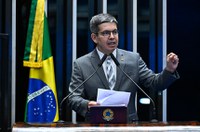 Senado aprova redução de incentivos fiscais e maior tributação para bets e fintechs