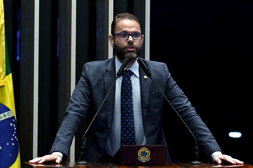 Senador Jorge Seif (PL-SC) em discurso à tribuna.