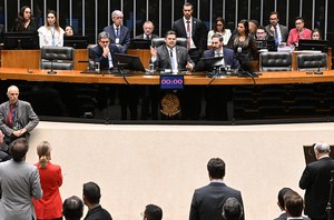 Mesa: 
líder do governo no Congresso Nacional, senador Randolfe Rodrigues (PT-AP); 
presidente do Senado Federal, senador Davi Alcolumbre (União-AP); 
secretário-geral da Mesa do Senado Federal, Danilo Augusto Barboza de Aguiar.