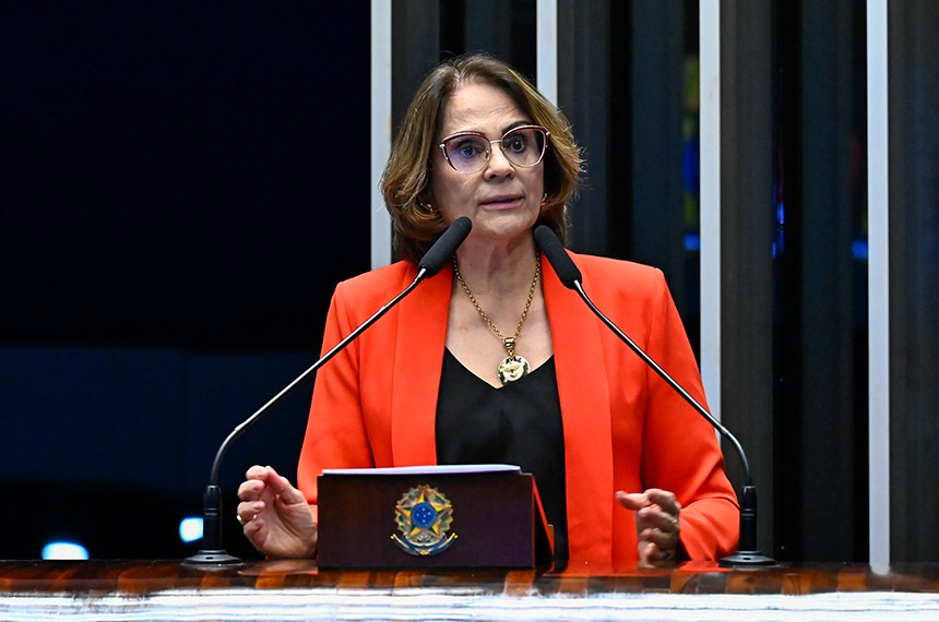 Em discurso, à tribuna, senadora Damares Alves (Republicanos-DF).