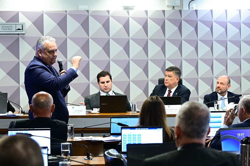 Mesa: 
coordenador de Comissões Especiais, Temporárias e Parlamentares de Inquérito (Coceti), Leandro Augusto de Araújo Cunha Bueno; 
presidente da CPMI - INSS, senador Carlos Viana (Podemos-MG); 
presidente do Instituto Nacional do Seguro Social (INSS), Gilberto Waller Júnior.