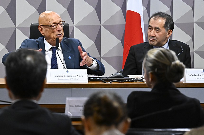 Mesa: 
presidente do GPJAPÃO, senador Esperidião Amin (PP-SC); 
embaixador do Japão no Brasil, Yasushi Noguchi.