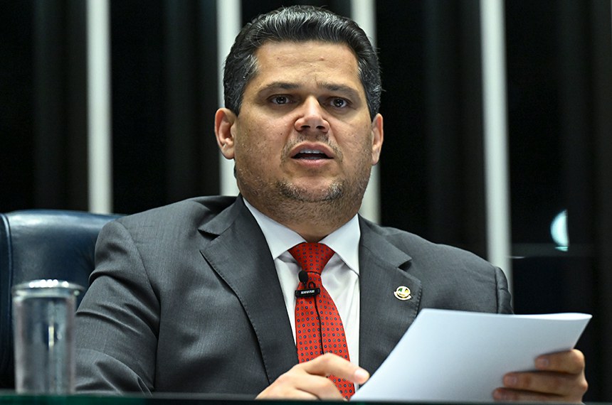 Mesa: 
presidente do Senado Federal, senador Davi Alcolumbre (União-AP).