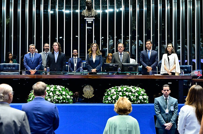 Mesa: 
presidente do Tribunal de Contas da União do Brasil, ministro Vital do Rêgo Filho;
senador Veneziano Vital do Rêgo (MDB-PB);
Senadora Dra. Eudócia (PL-AL) ;
ministro do Superior Tribunal de Justiça, Humberto Martins;
vice-prefeito de Maceio, Rodrigo Cunha;
filha da homenageada Ceci Cunha, Adriana Cunha.