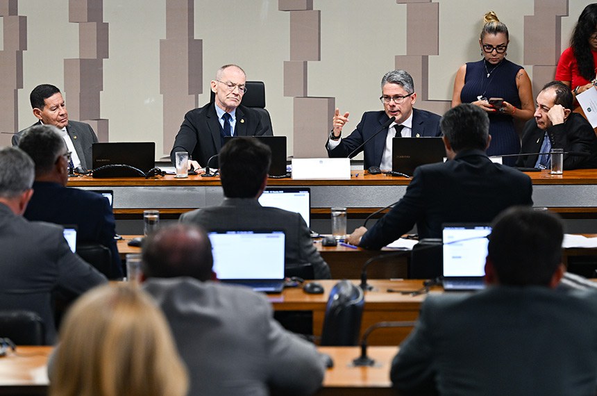 Mesa: 
senador Esperidião Amin (PP-SC); 
presidente da CPICRIME, senador Fabiano Contarato (PT-ES);
relator da CPICRIME, senador Alessandro Vieira (MDB-SE) em pronunciamento;
vice-presidente da CPICRIME, senador Hamilton Mourão (Republicanos-RS);
senador Jorge Kajuru (PSB-GO).