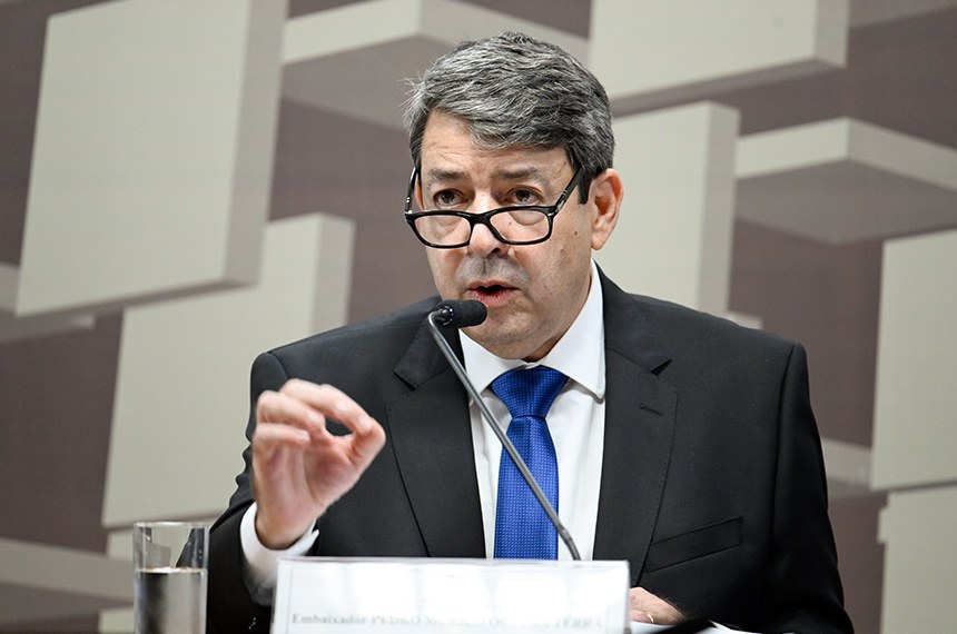 Mesa: 
indicado para exercer o cargo de embaixador do Brasil na Nova Zelândia e, cumulativamente, no Estado Independente da Samoa, no Reino de Tonga, na República de Kiribati e em Tuvalu, Pedro Murilo Ortega Terra (MSF 83/2025).