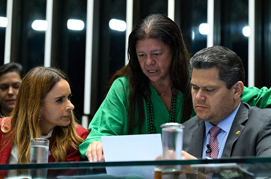 Mesa: 
1ª secretária da Mesa do Senado Federal, senadora Daniella Ribeiro (PP-PB); 
deputada Laura Carneiro (PSD-RJ); 
presidente do Senado Federal, senador Davi Alcolumbre (União-AP).