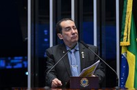 Kajuru critica supersalários e cobra fim de 'penduricalhos' acima do teto