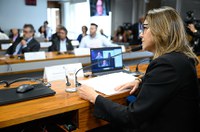 Mesa: 
presidente eventual da CAS, senadora Leila Barros (PDT-DF).