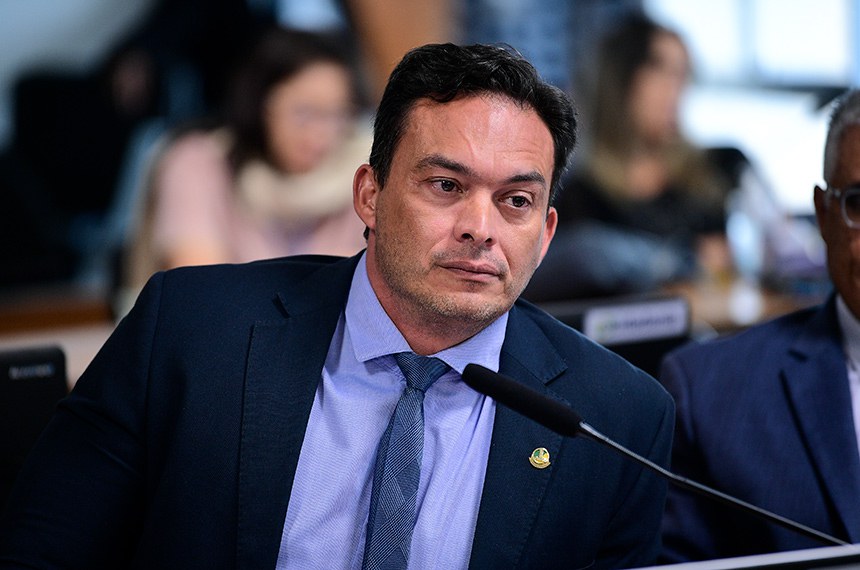 Em pronunciamento, à bancada, relator do PL 4.436/2020, senador Styvenson Valentim (Podemos-RN).