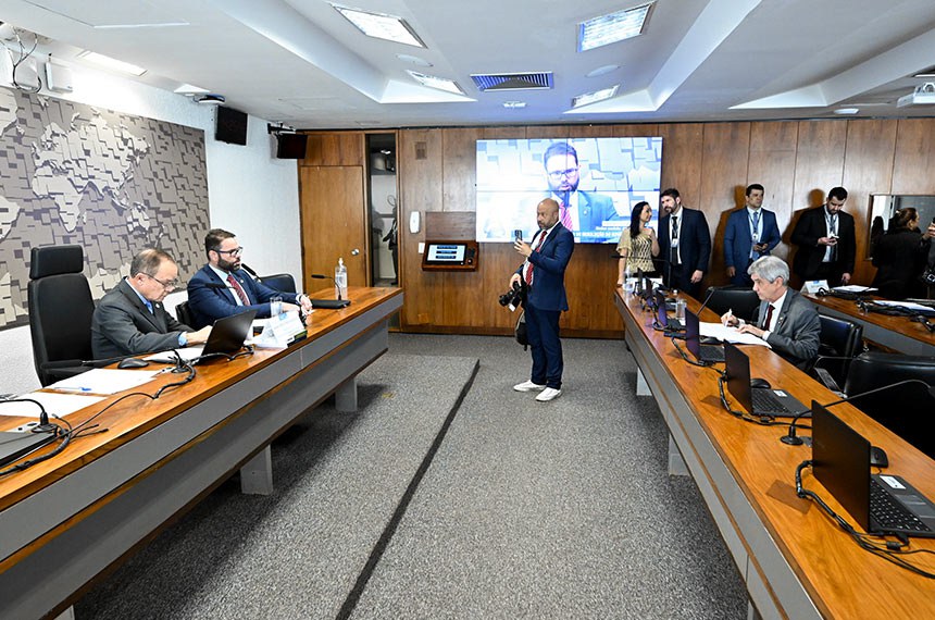 Senador Jaime Bagattoli (PL-RO) em pronunciamento à bancada.