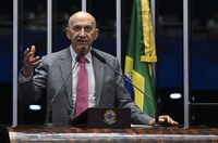 Confúcio Moura defende investimento em educação para reduzir violência