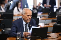 CCJ aprova limites para uso de dinheiro em espécie