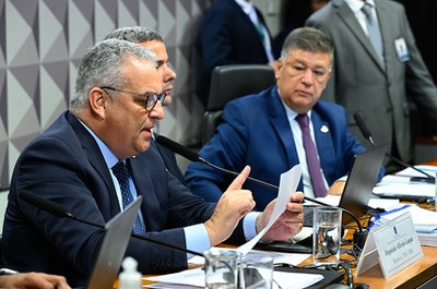 Mesa: 
relator da CPMI - INSS, deputado Alfredo Gaspar (União-AL) - em pronunciamento; 
secretário de comissão, Marcelo Assaife Lopes; 
presidente da CPMI - INSS, senador Carlos Viana (Podemos-MG). 