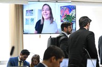 CCJ aprova maior proteção a crianças vítimas de violência no exterior