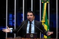 Magno Malta anuncia PDLs contra decretos de Lula que regulam 'big techs'