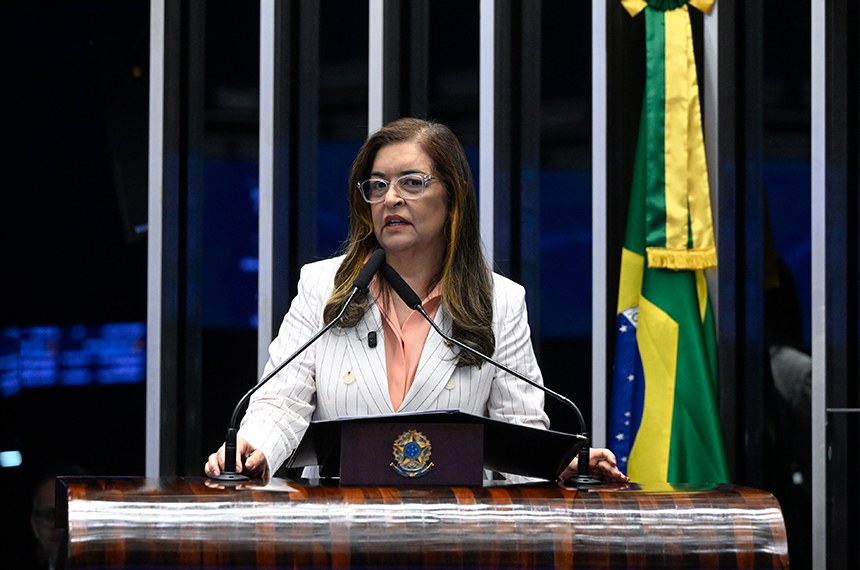 À tribuna, em discurso, senadora Dra. Eudócia (PSDB-AL). 
