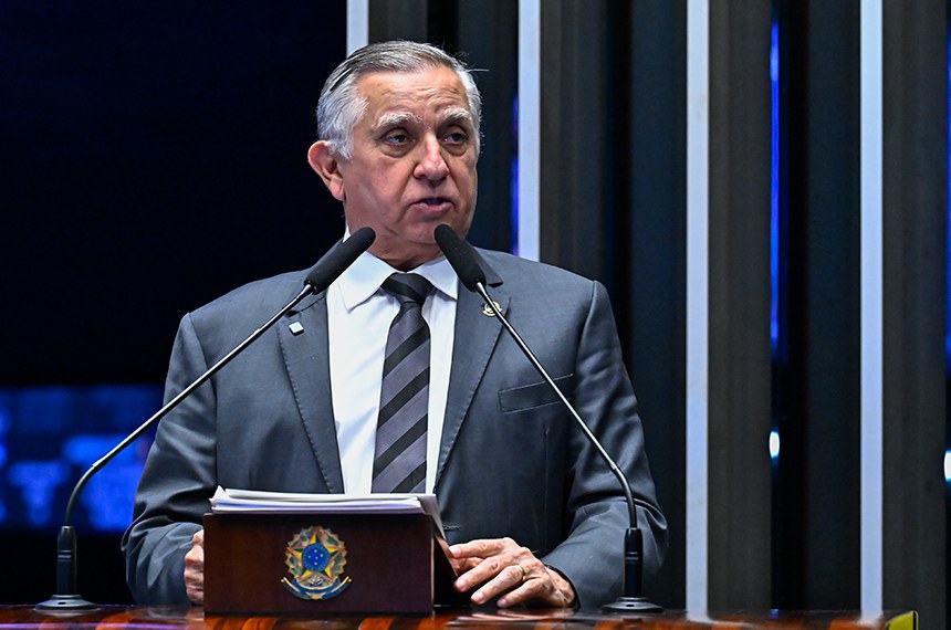 Em discurso, à tribuna, senador Izalci Lucas (PL-DF).
