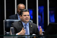 PEC da escala 6x1 não irá diretamente para o Plenário do Senado, diz Davi