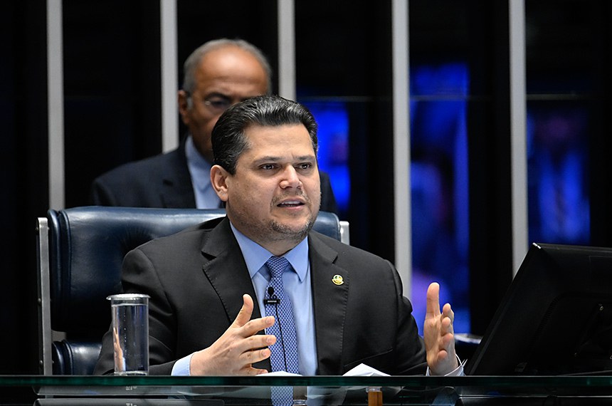 Presidente do Senado Federal, senador Davi Alcolumbre (União-AP) conduz sessão.