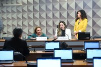 Augusta Brito é eleita presidente da Comissão de Combate à Violência contra a Mulher