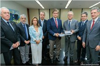 Senadores vão à PGR por desarquivamento de pedidos de inquérito da CPI da Pandemia