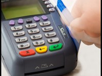 Projetos limitam juros do cartão de crédito e suspendem multas para inadimplentes
