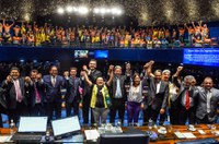 Senado Aprova: Auxílio Brasil de R$ 400 de forma permanente é destaque na semana