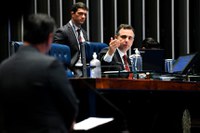 Senado Aprova: redução de dívidas do Fies e valor do salário mínimo são destaques