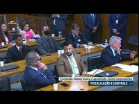 Em debate, convidados reprovam decisão de Alexandre de Moraes contra empresários