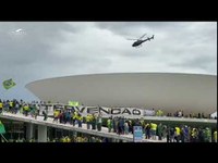 Imagens mostram ataques aos palácios dos três Poderes em Brasília