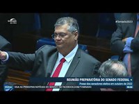 Senadores eleitos tomam posse para mandato de oito anos