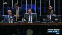 Senado aprova PEC que limita decisões individuais de magistrados